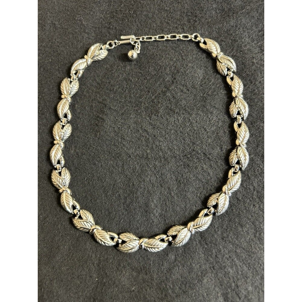 Vintage Signed Trifari Silver Tone Leaves Chocker Necklace 14" J-207